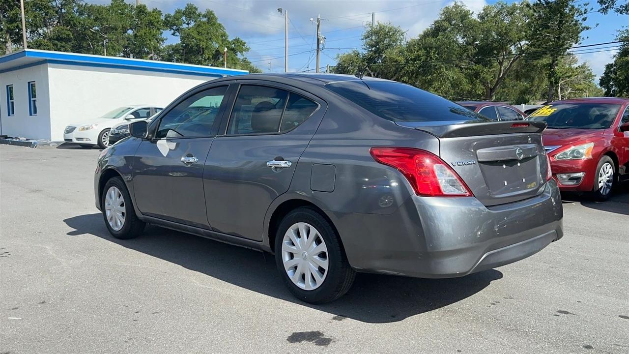 Nissan Versa Sedan SV CVT 2019