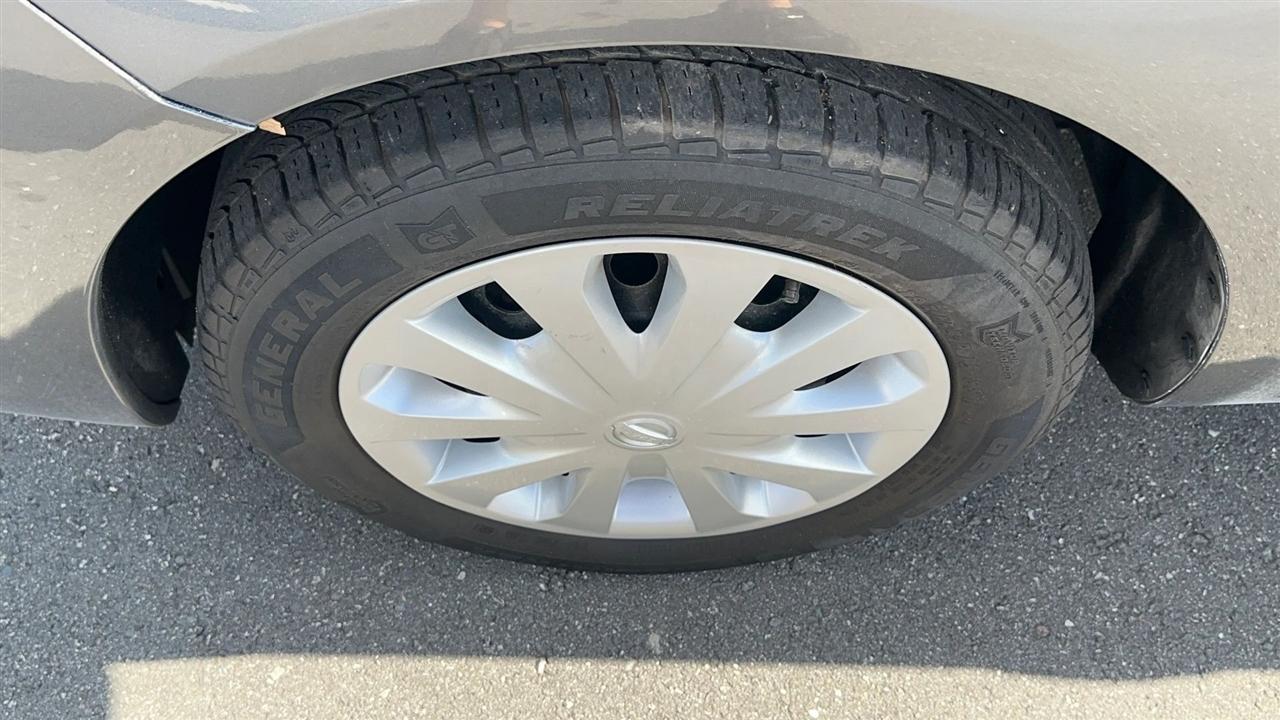 Nissan Versa Sedan SV CVT 2019
