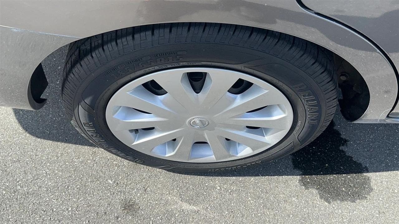 Nissan Versa Sedan SV CVT 2019
