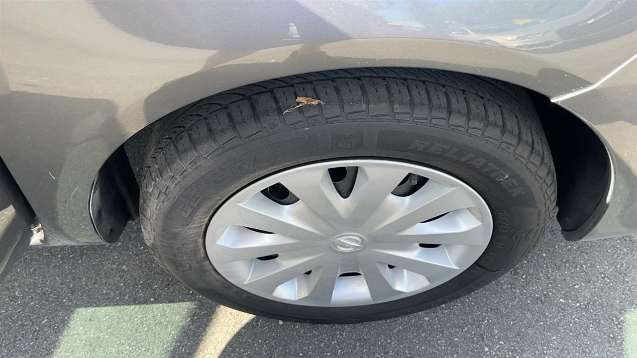 Nissan Versa Sedan SV CVT 2019