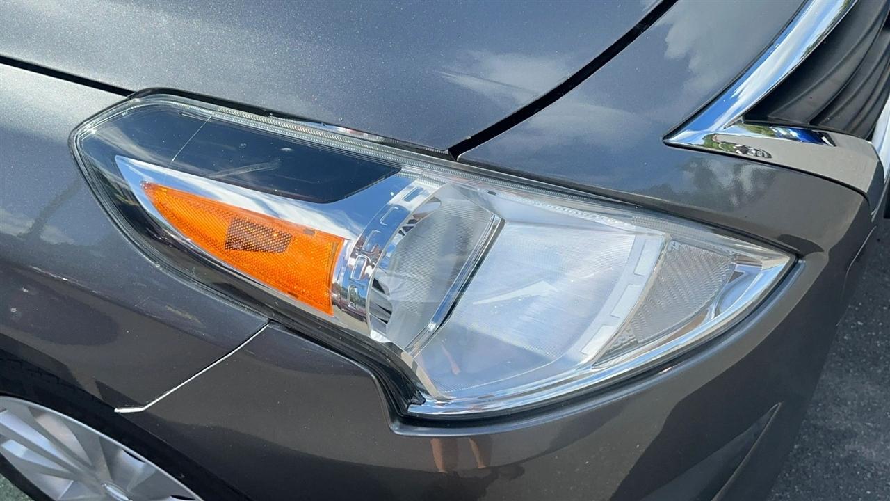 Nissan Versa Sedan SV CVT 2019