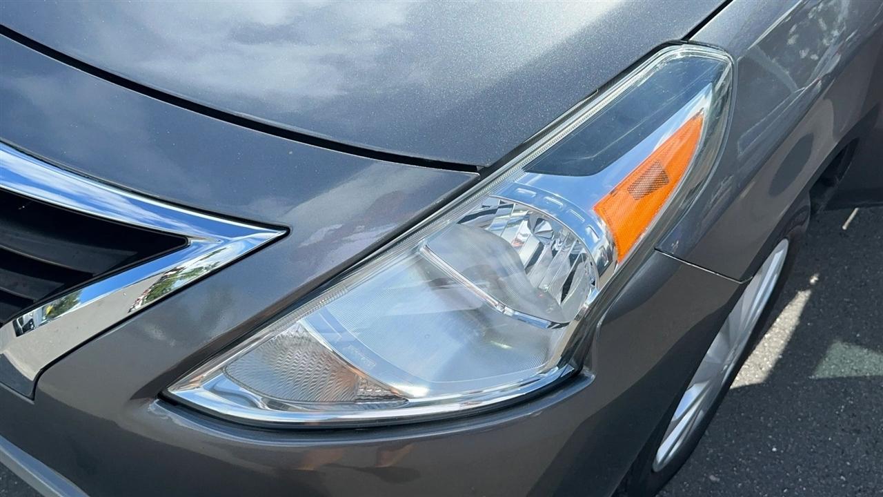 Nissan Versa Sedan SV CVT 2019