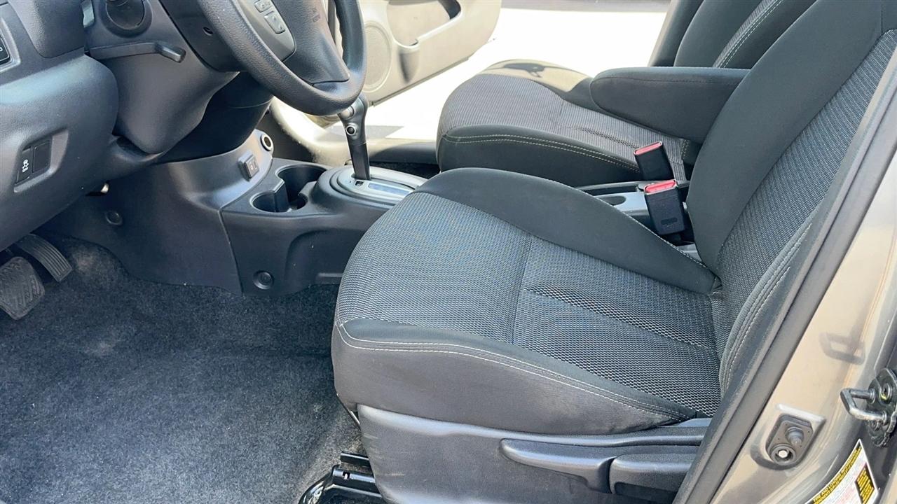 Nissan Versa Sedan SV CVT 2019