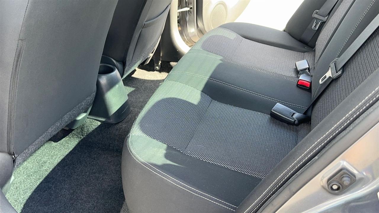 Nissan Versa Sedan SV CVT 2019