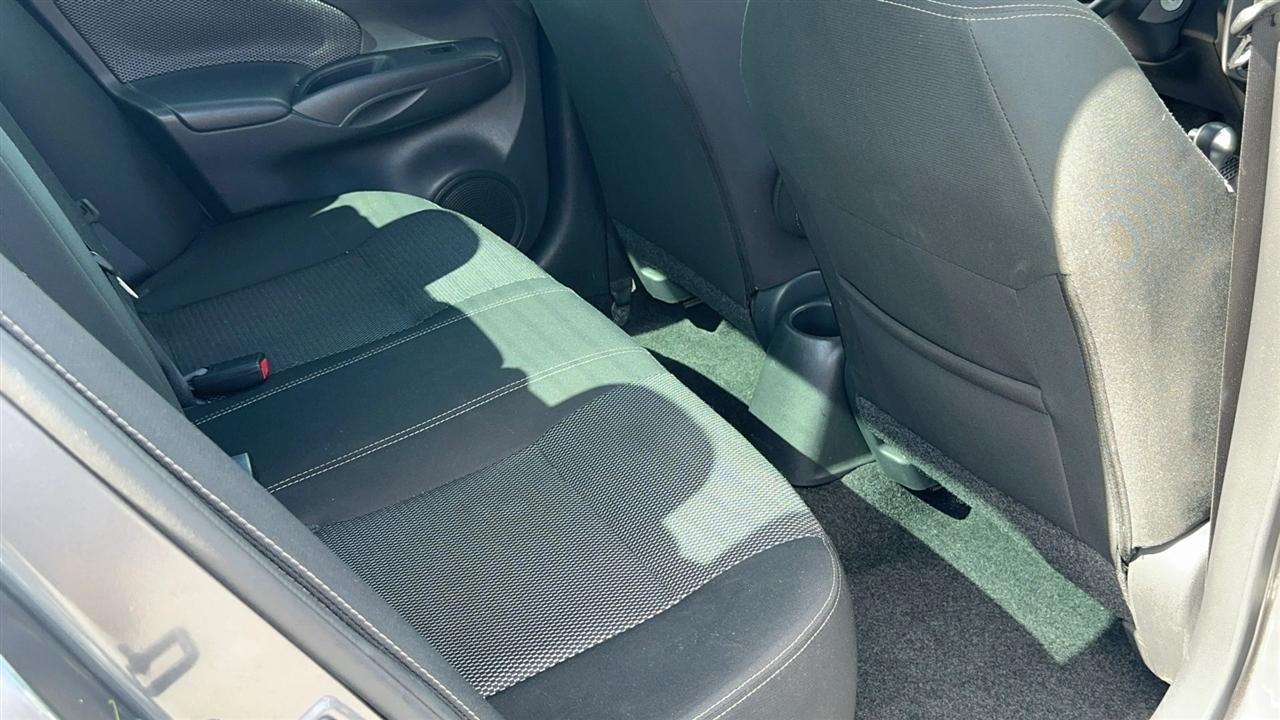 Nissan Versa Sedan SV CVT 2019