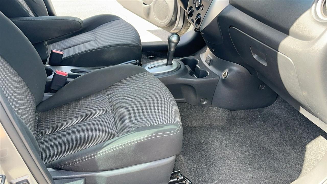 Nissan Versa Sedan SV CVT 2019