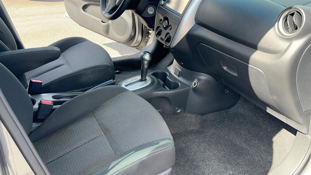 Nissan Versa Sedan SV CVT 2019