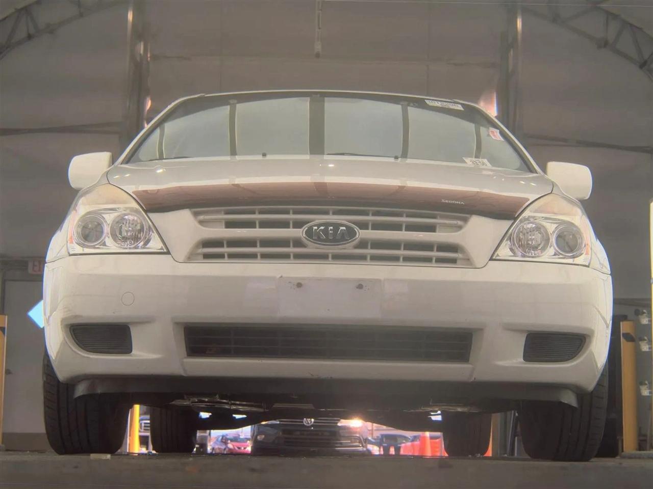 Kia Sedona 4dr LWB LX 2009