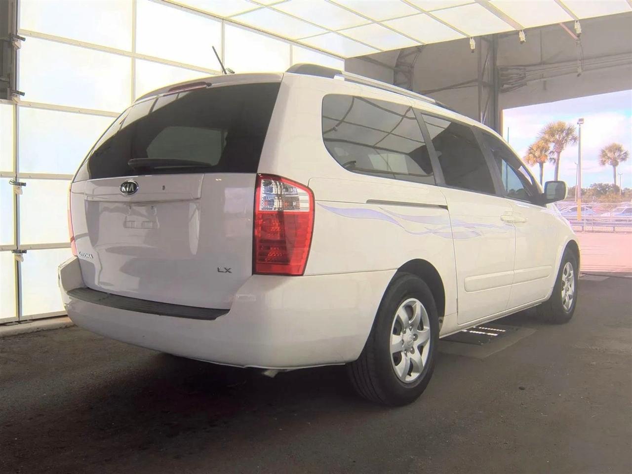 Kia Sedona 4dr LWB LX 2009