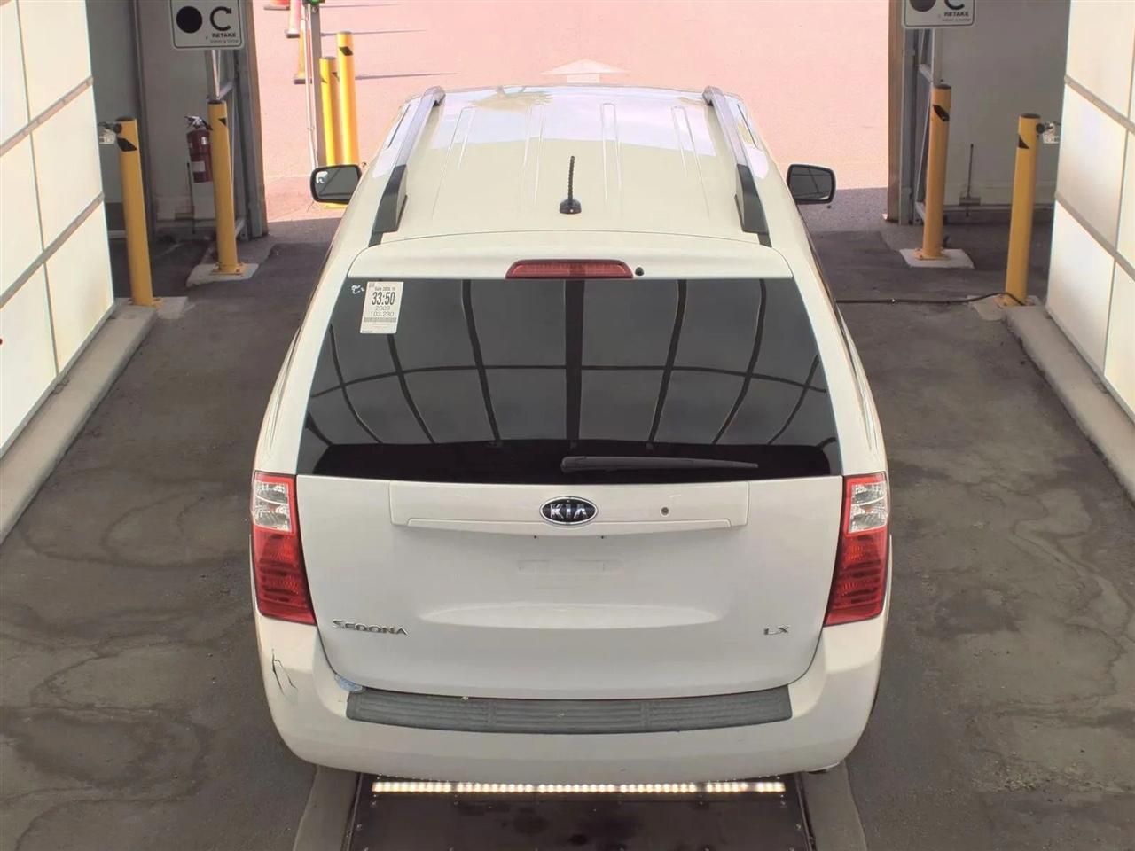 Kia Sedona 4dr LWB LX 2009