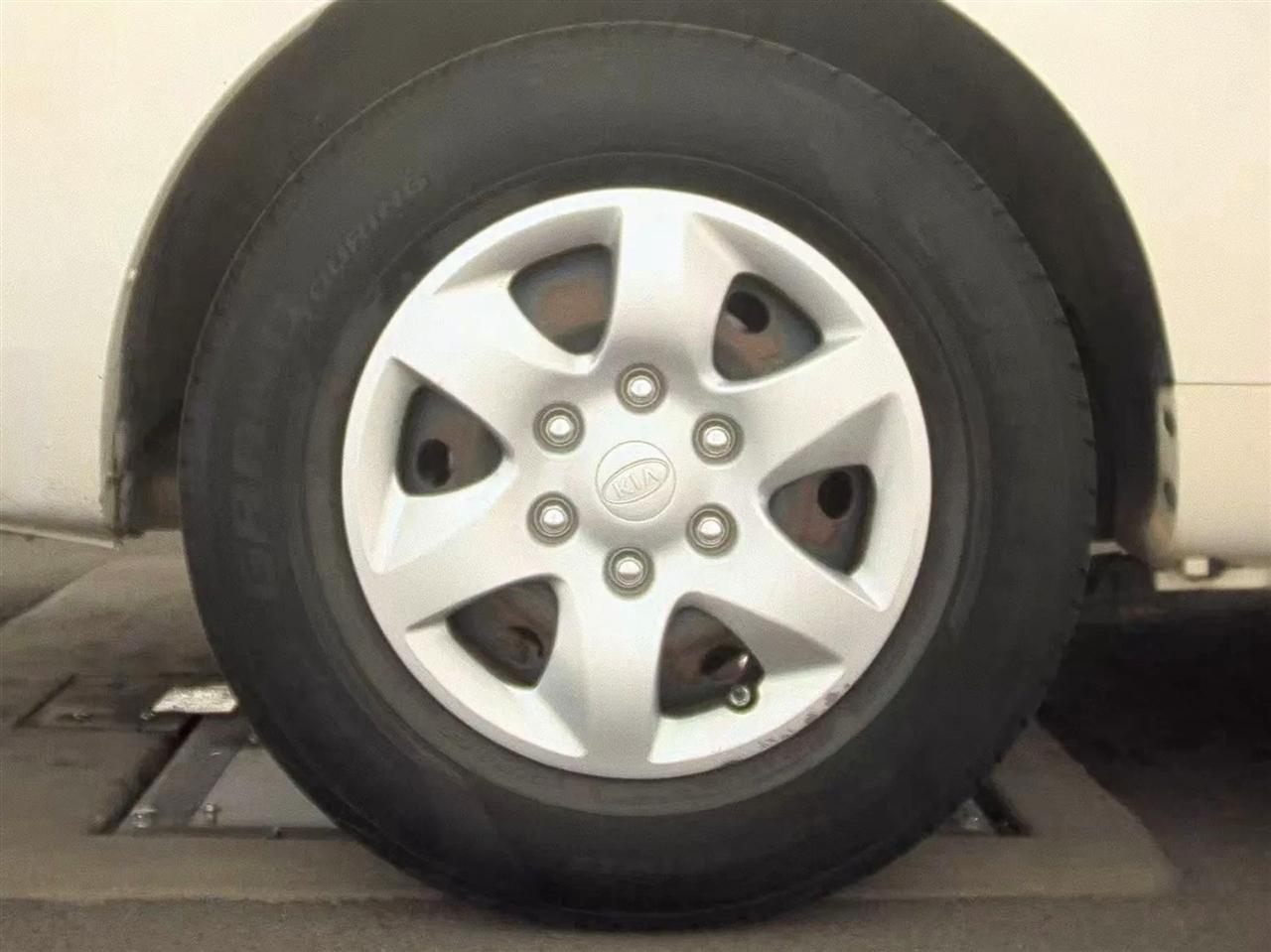 Kia Sedona 4dr LWB LX 2009