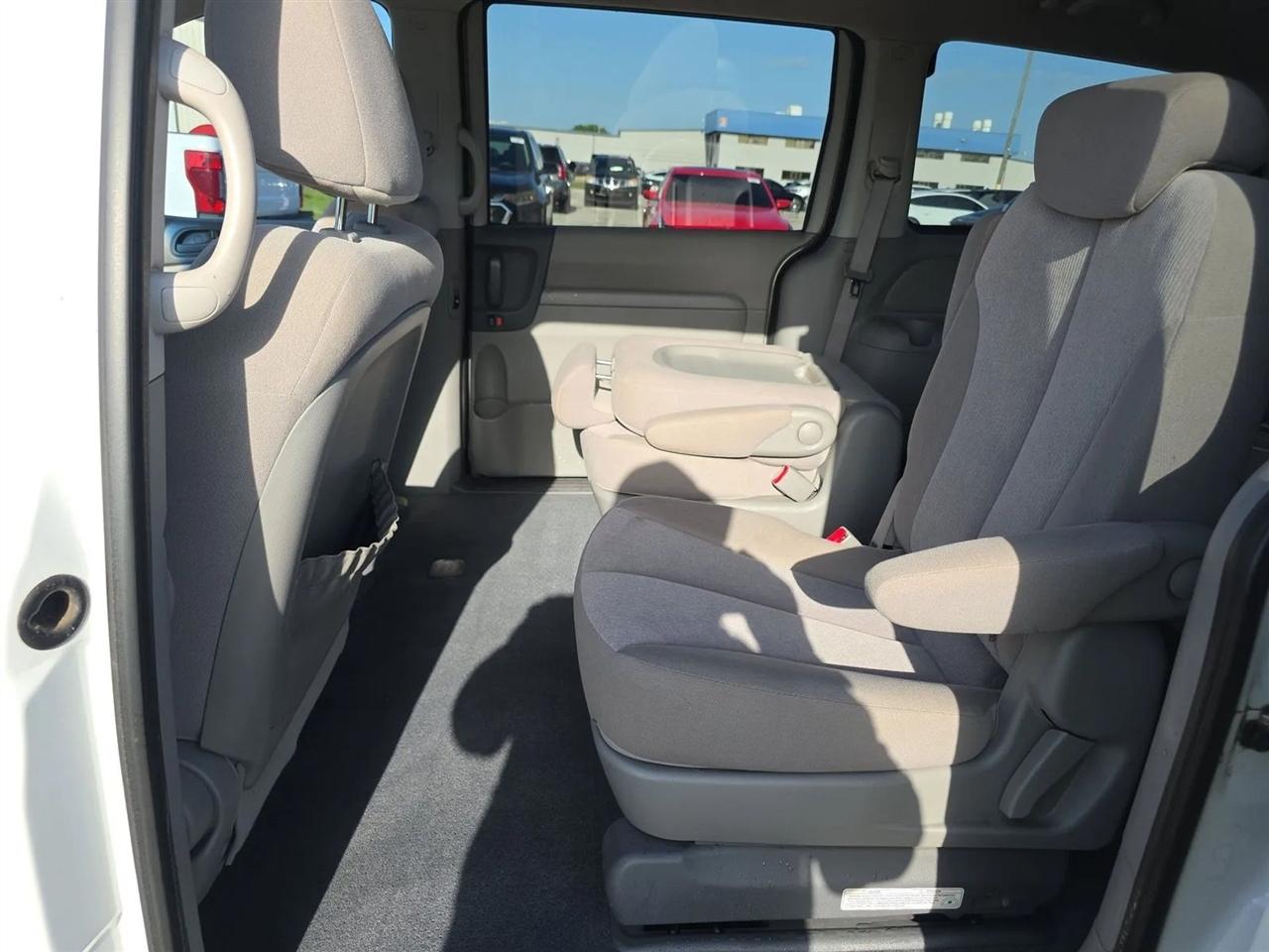 Kia Sedona 4dr LWB LX 2009