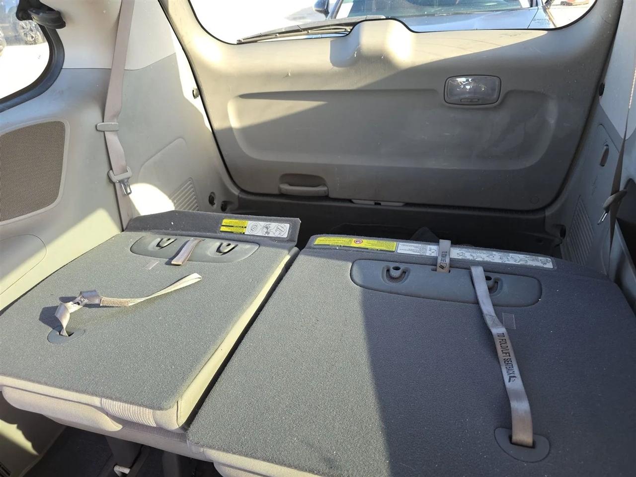 Kia Sedona 4dr LWB LX 2009