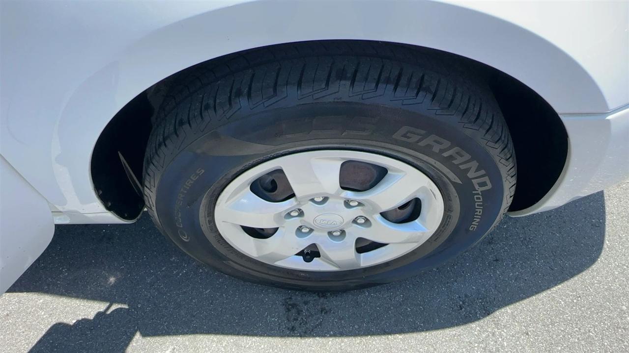 Kia Sedona 4dr LWB LX 2009