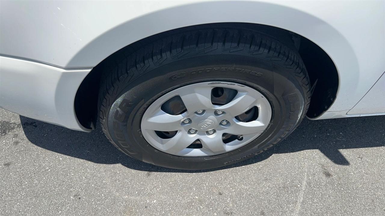Kia Sedona 4dr LWB LX 2009