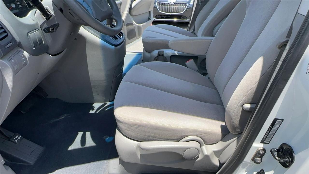 Kia Sedona 4dr LWB LX 2009