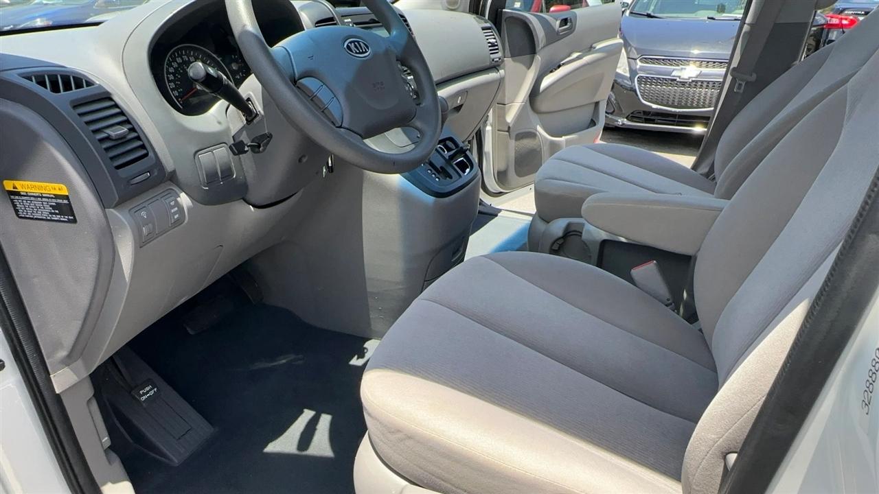 Kia Sedona 4dr LWB LX 2009