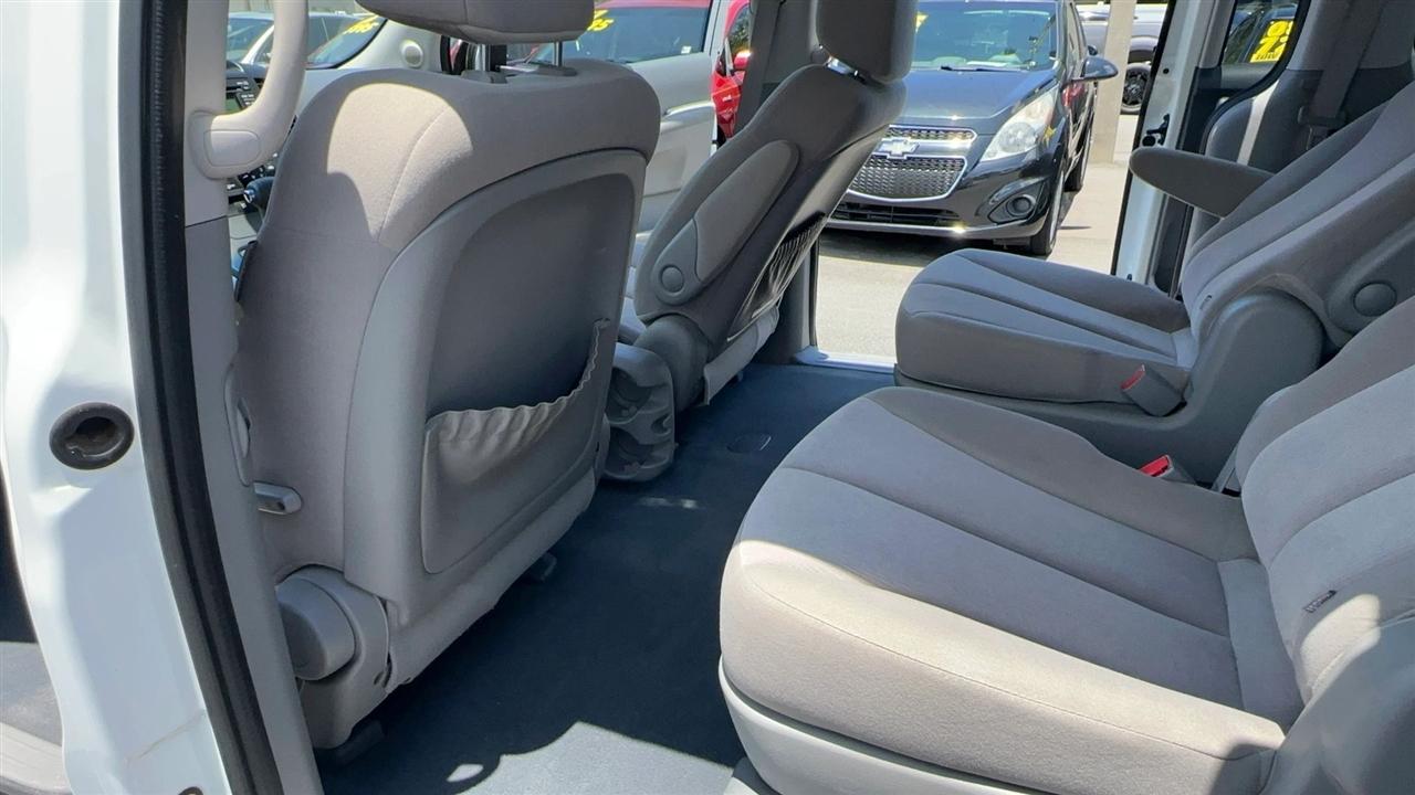 Kia Sedona 4dr LWB LX 2009