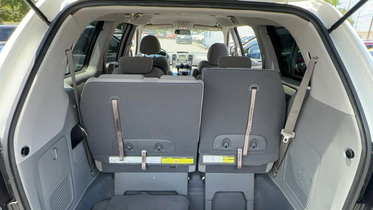 Kia Sedona 4dr LWB LX 2009