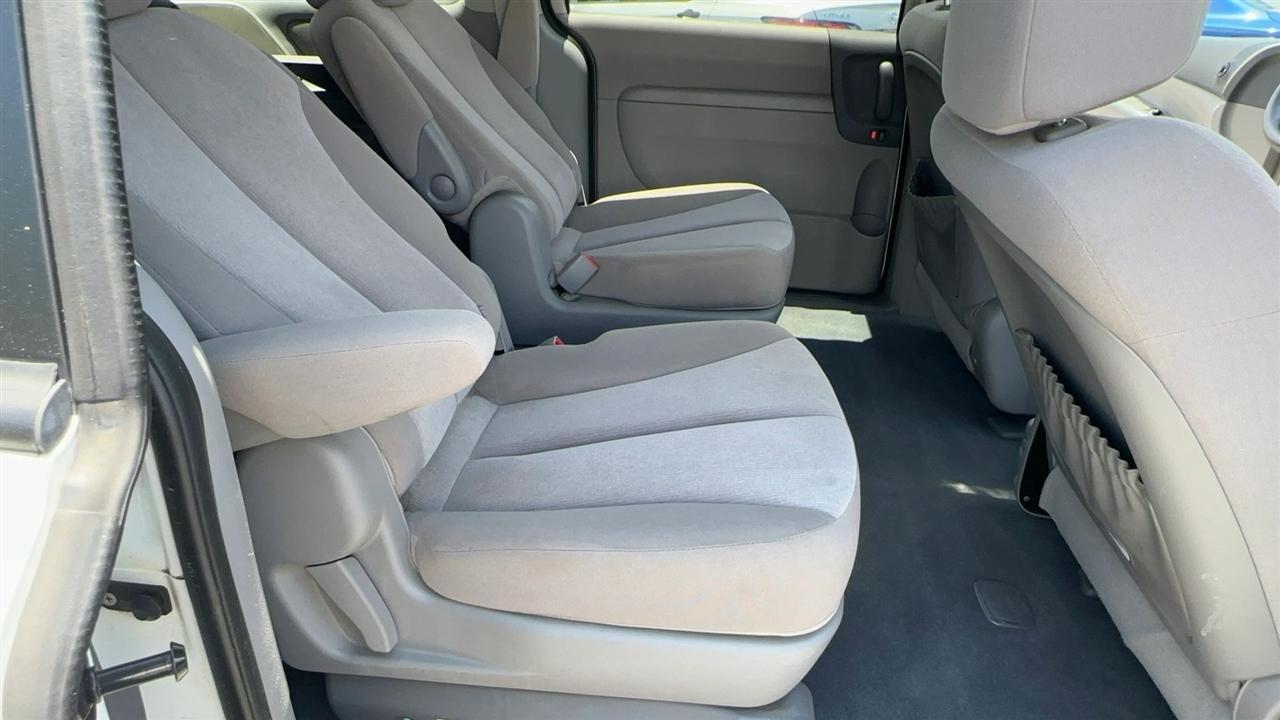 Kia Sedona 4dr LWB LX 2009