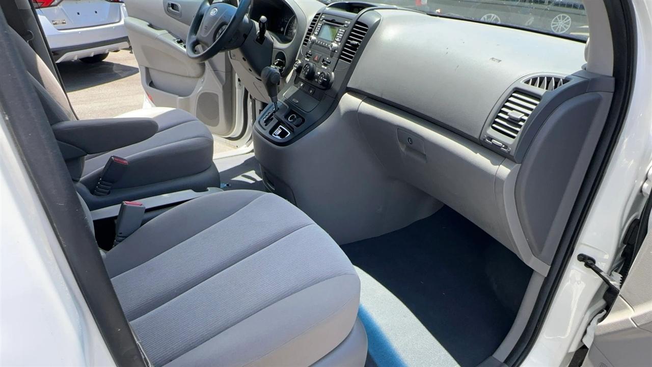 Kia Sedona 4dr LWB LX 2009