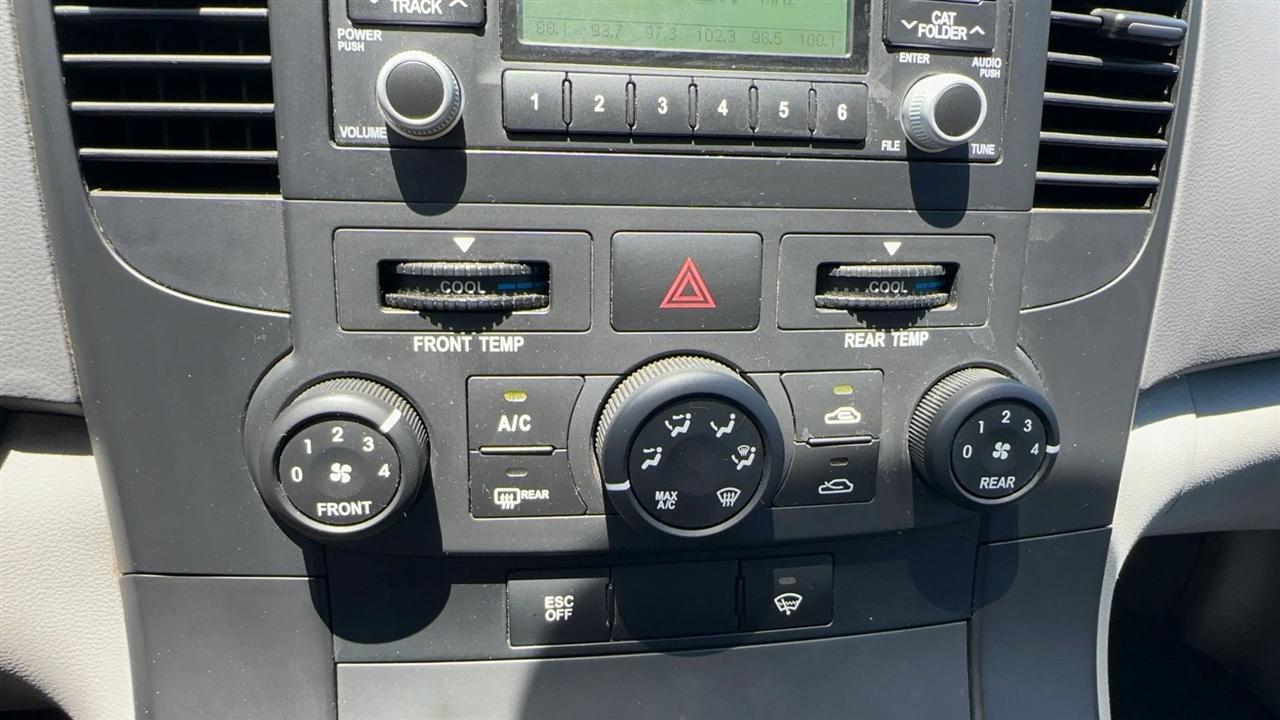 Kia Sedona 4dr LWB LX 2009