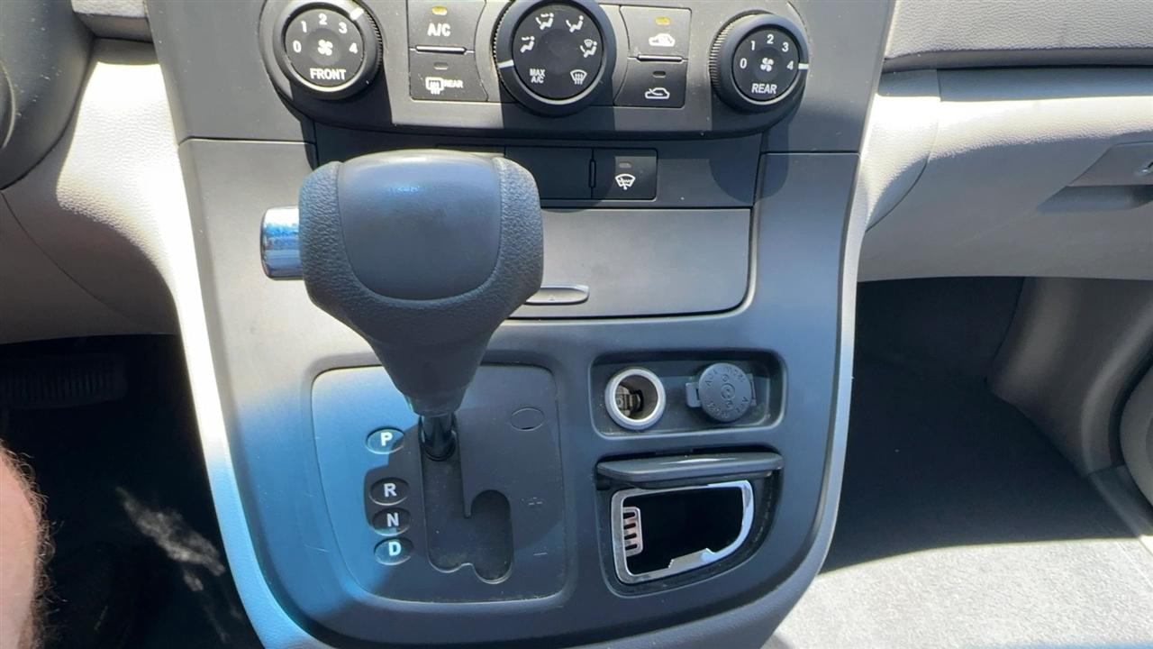 Kia Sedona 4dr LWB LX 2009