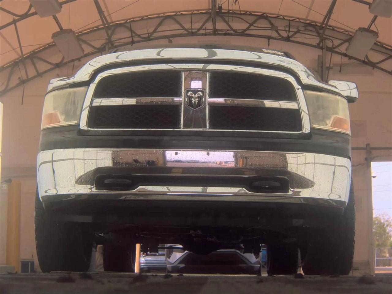 RAM 1500 4WD Quad Cab 140.5" Tradesman 2012