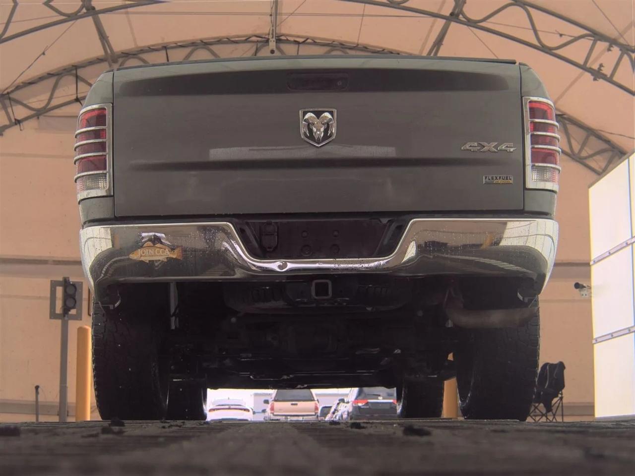 RAM 1500 4WD Quad Cab 140.5" Tradesman 2012