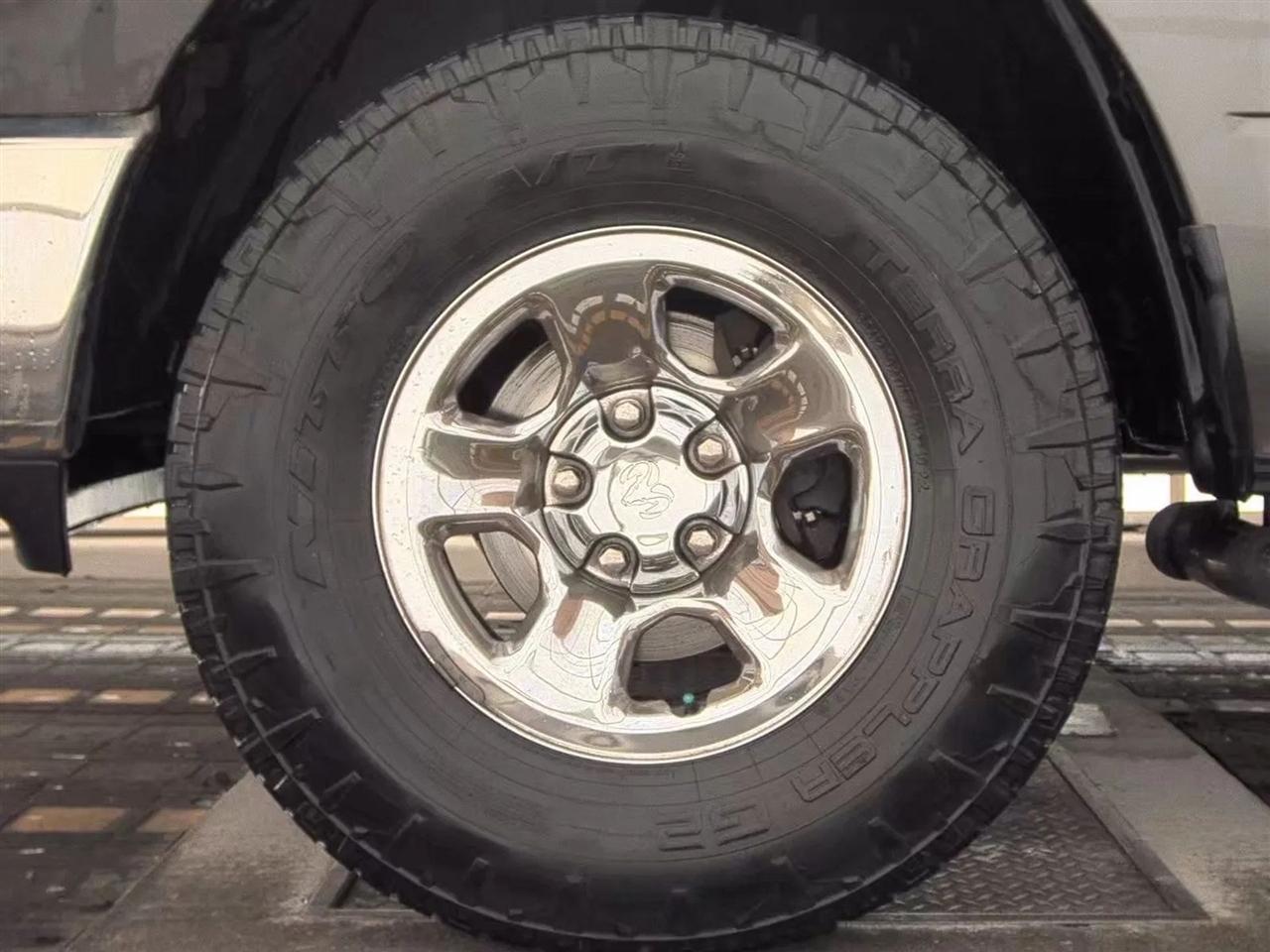 RAM 1500 4WD Quad Cab 140.5" Tradesman 2012