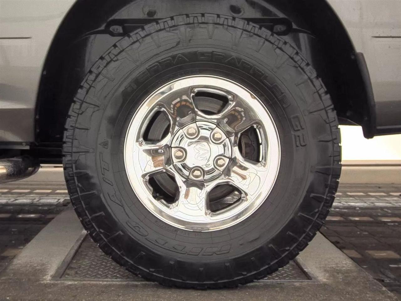 RAM 1500 4WD Quad Cab 140.5" Tradesman 2012