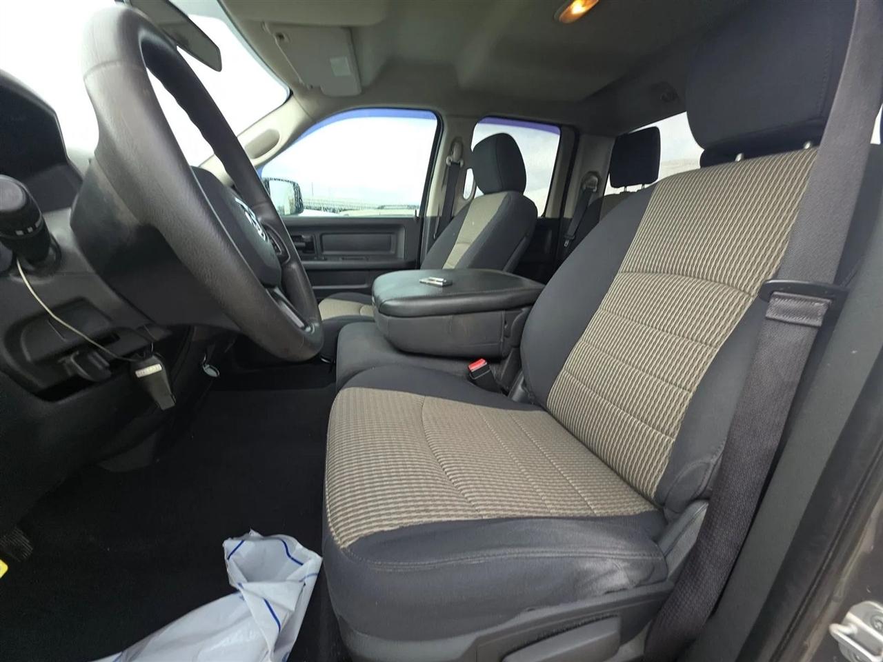 RAM 1500 4WD Quad Cab 140.5" Tradesman 2012