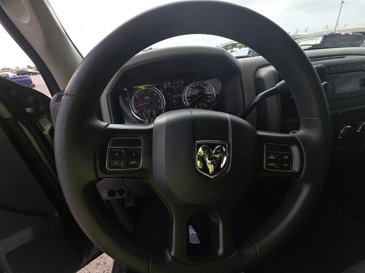 RAM 1500 4WD Quad Cab 140.5" Tradesman 2012