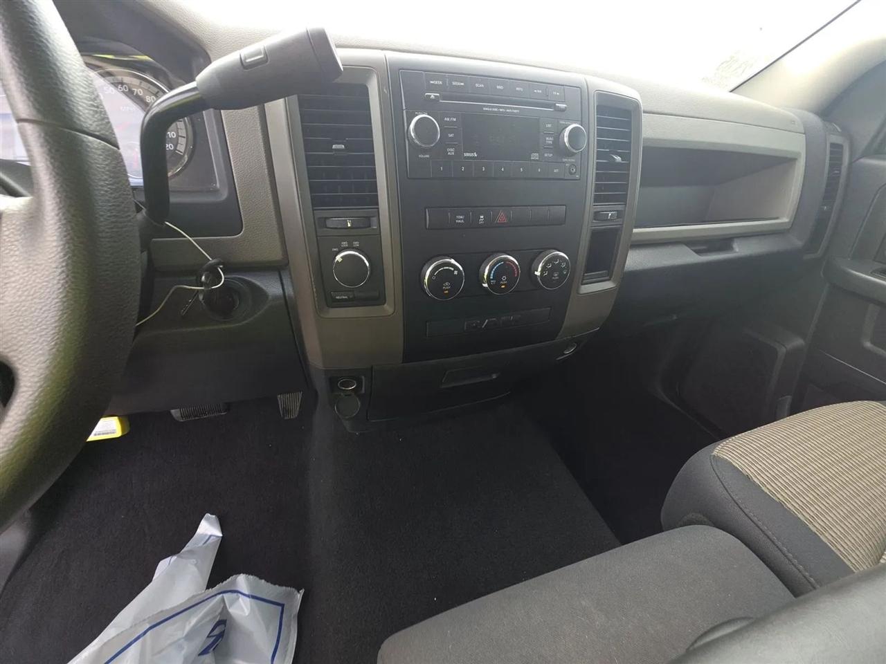 RAM 1500 4WD Quad Cab 140.5" Tradesman 2012