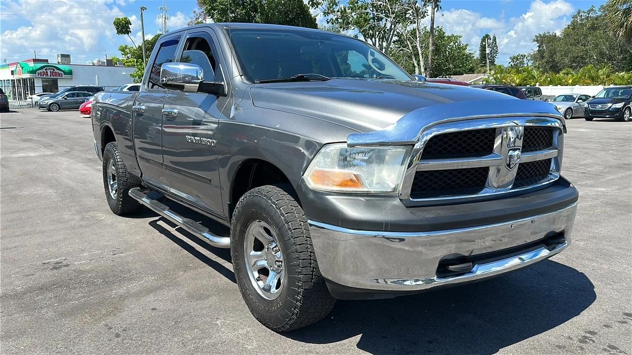 RAM 1500 4WD Quad Cab 140.5" Tradesman 2012