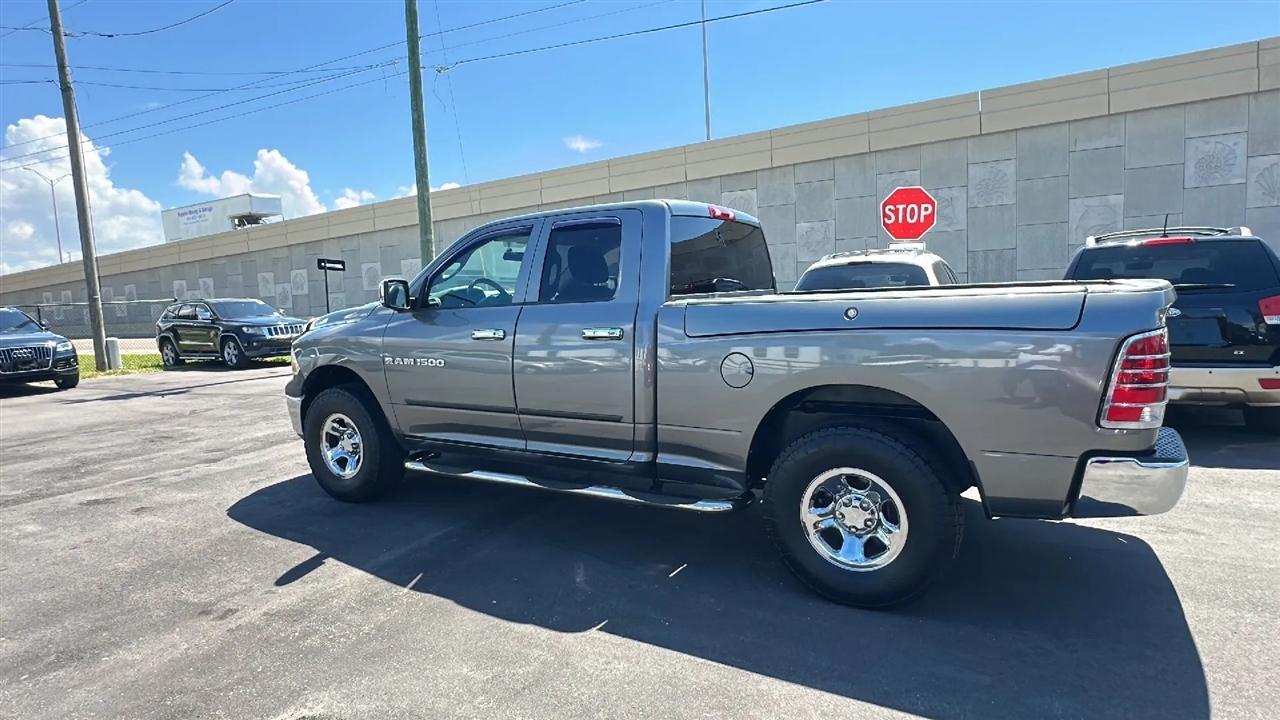 RAM 1500 4WD Quad Cab 140.5" Tradesman 2012