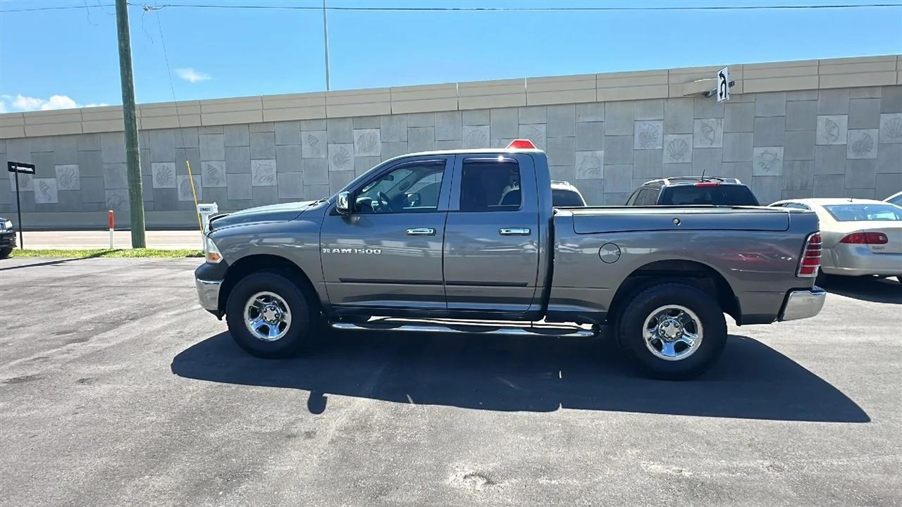 RAM 1500 4WD Quad Cab 140.5" Tradesman 2012