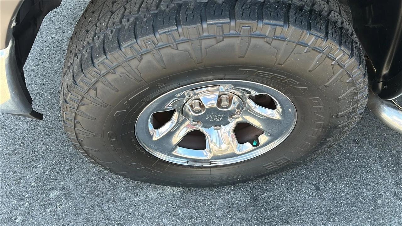 RAM 1500 4WD Quad Cab 140.5" Tradesman 2012
