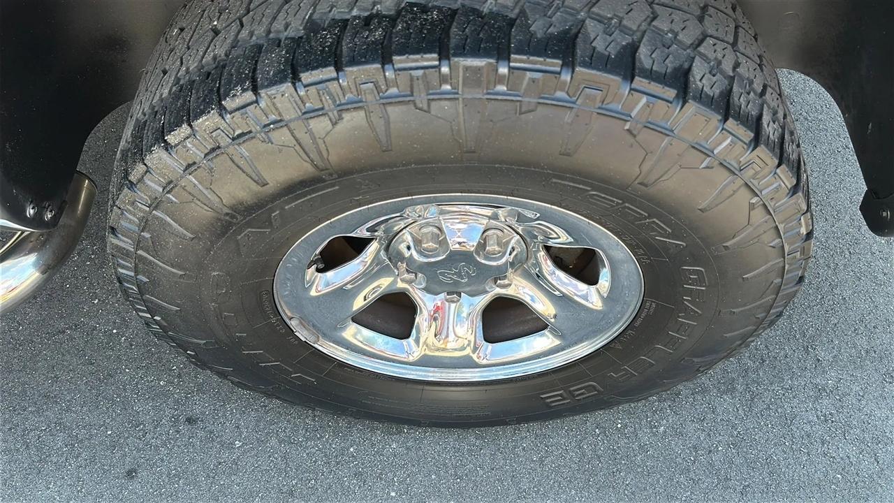 RAM 1500 4WD Quad Cab 140.5" Tradesman 2012