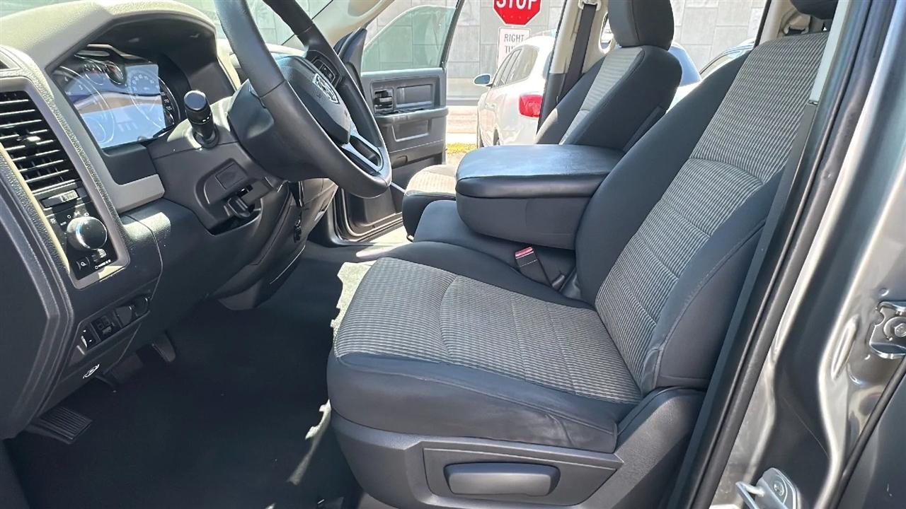 RAM 1500 4WD Quad Cab 140.5" Tradesman 2012