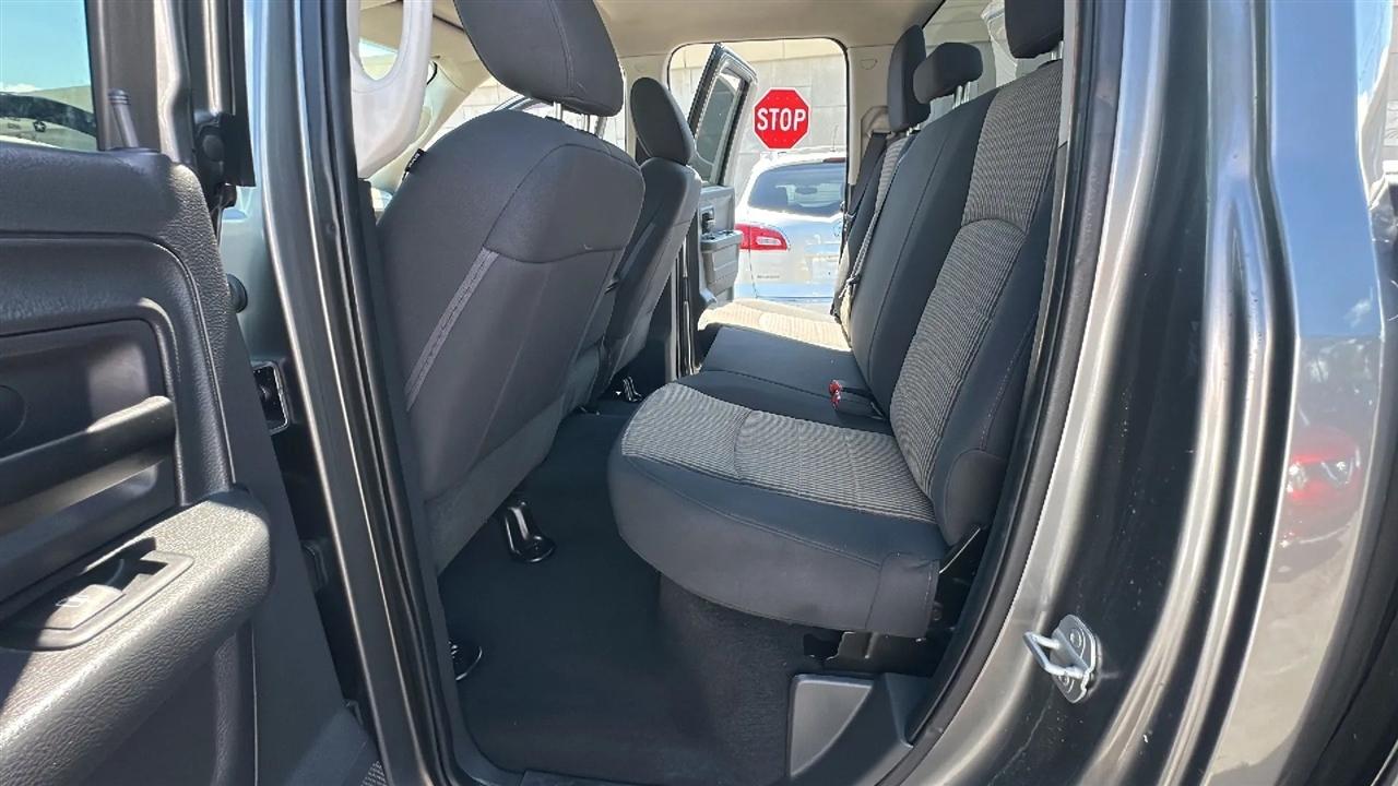 RAM 1500 4WD Quad Cab 140.5" Tradesman 2012