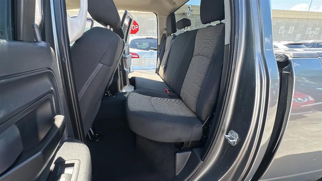 RAM 1500 4WD Quad Cab 140.5" Tradesman 2012