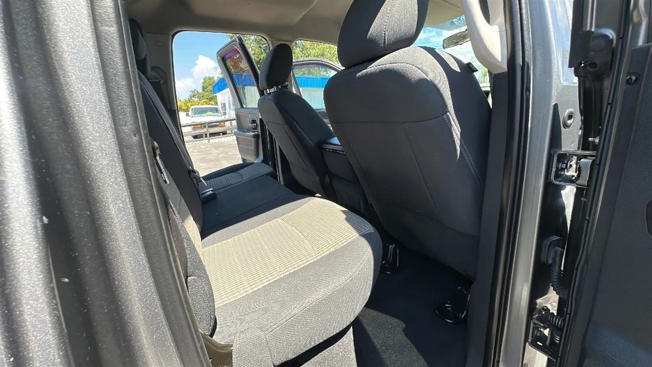 RAM 1500 4WD Quad Cab 140.5" Tradesman 2012