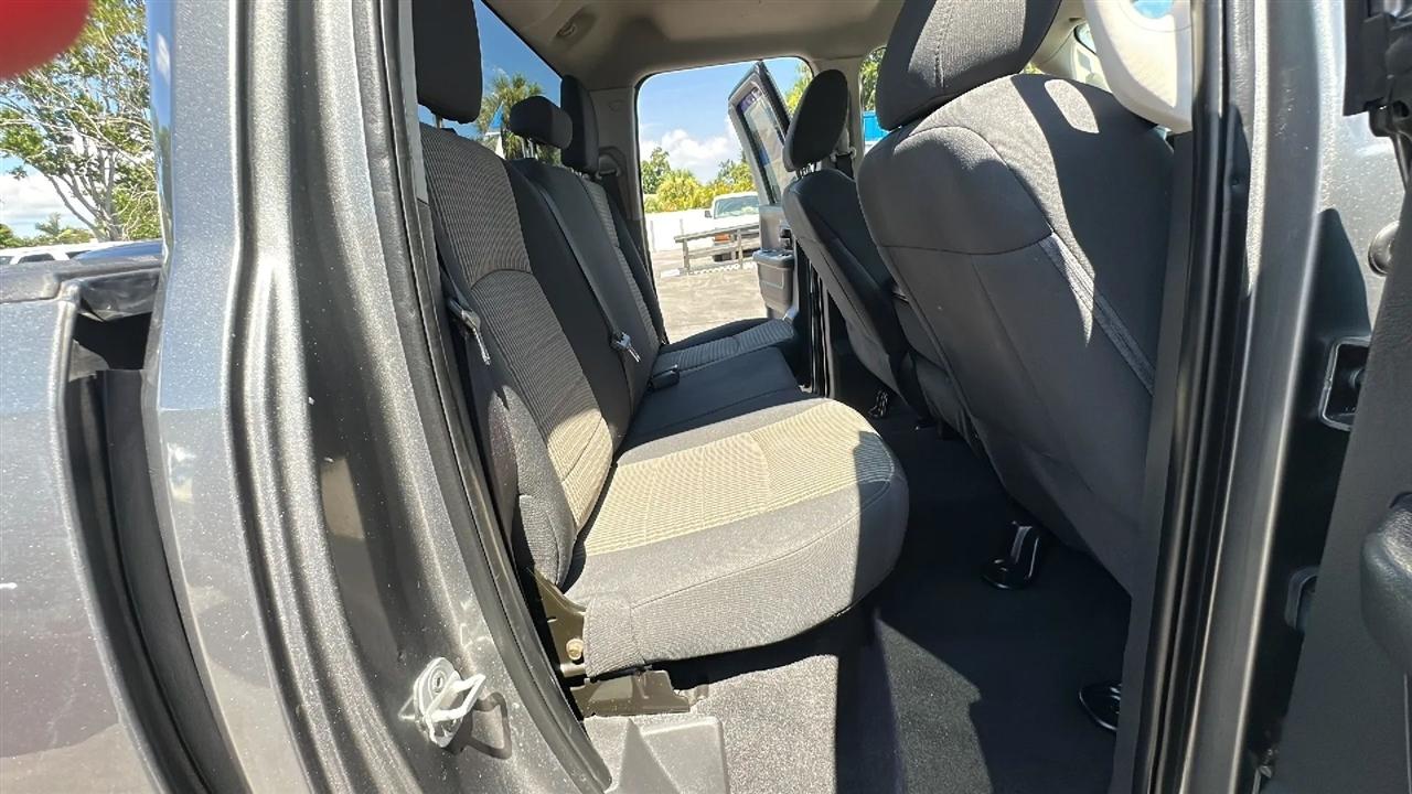 RAM 1500 4WD Quad Cab 140.5" Tradesman 2012