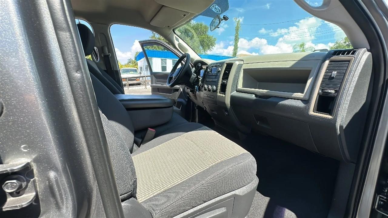 RAM 1500 4WD Quad Cab 140.5" Tradesman 2012