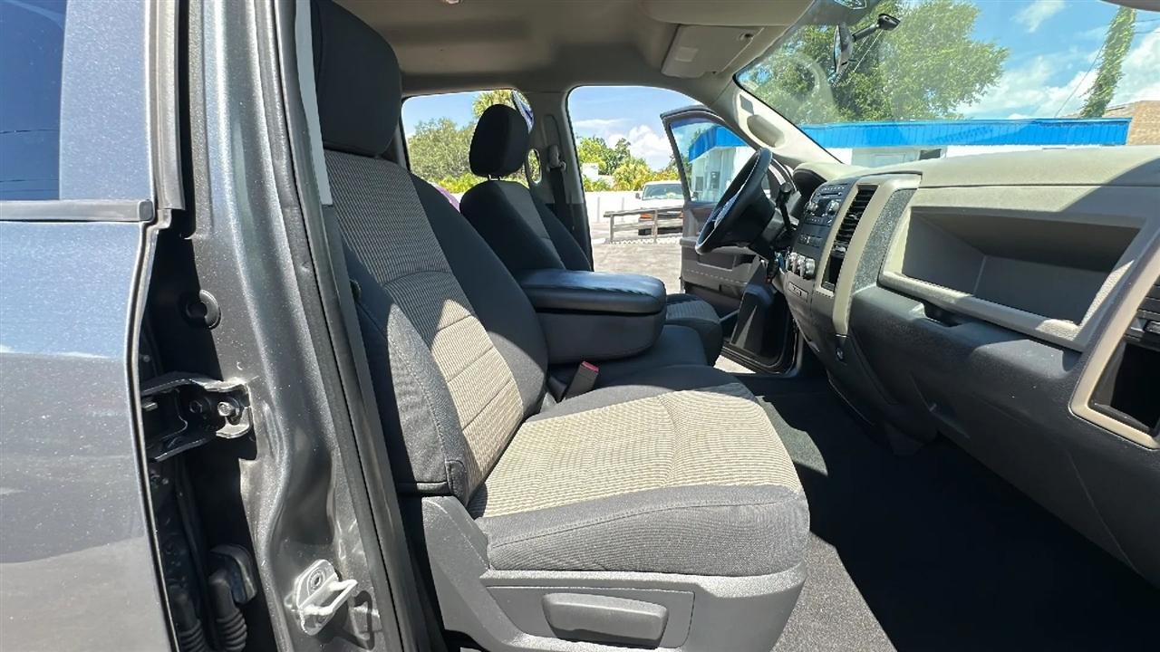RAM 1500 4WD Quad Cab 140.5" Tradesman 2012
