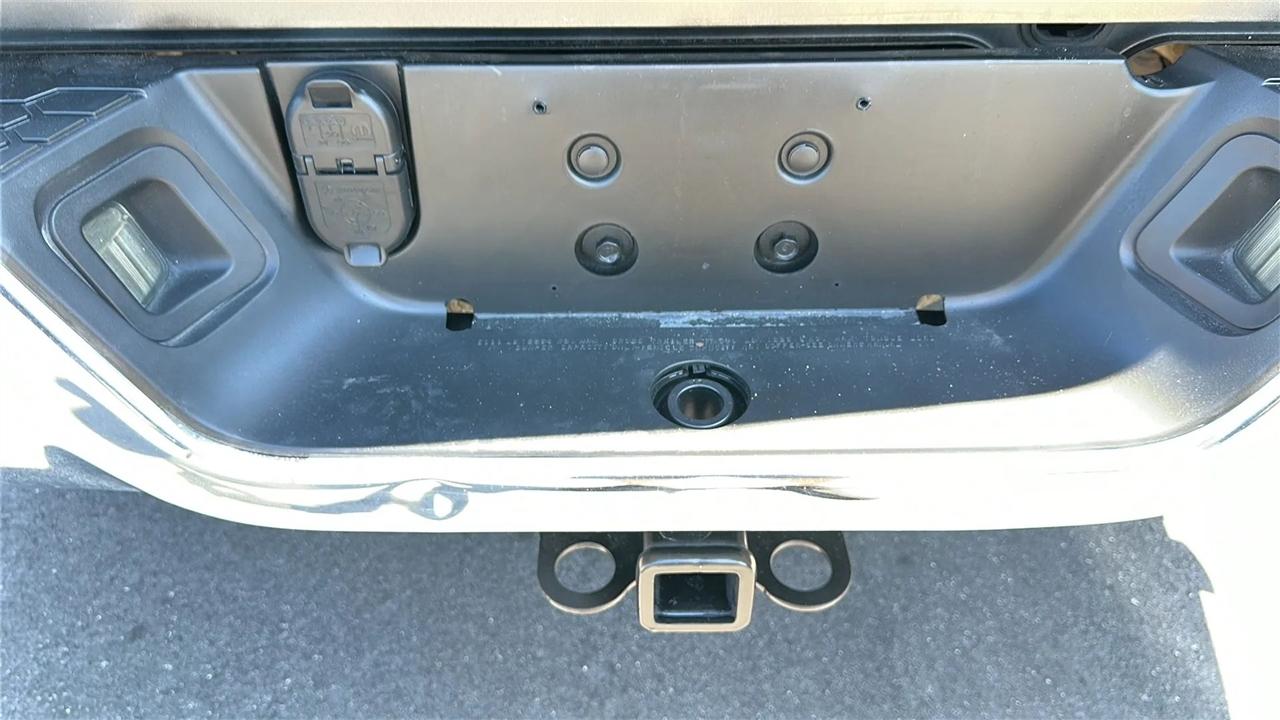 RAM 1500 4WD Quad Cab 140.5" Tradesman 2012