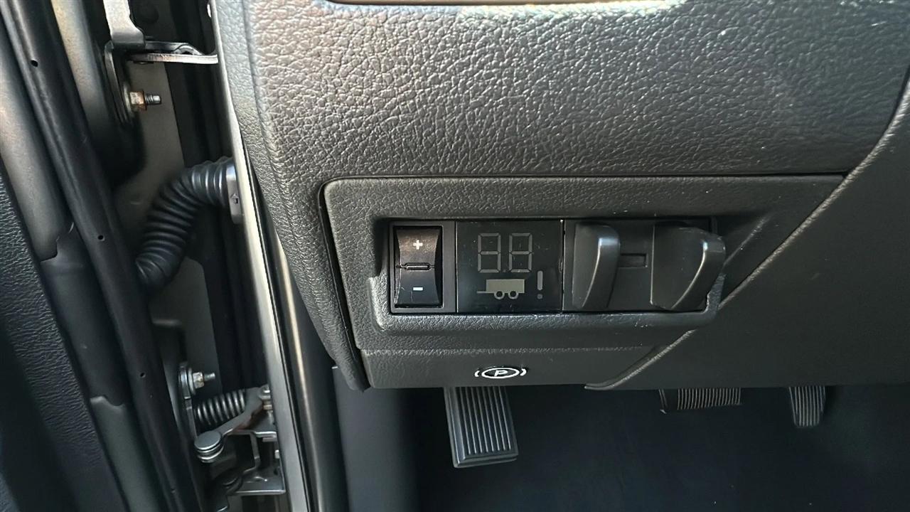 RAM 1500 4WD Quad Cab 140.5" Tradesman 2012
