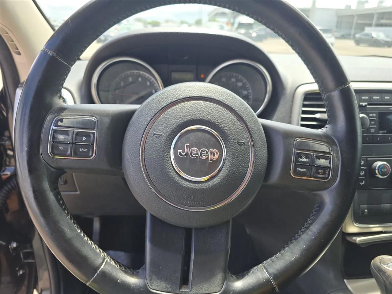 Jeep Grand Cherokee RWD 4dr Laredo 2012