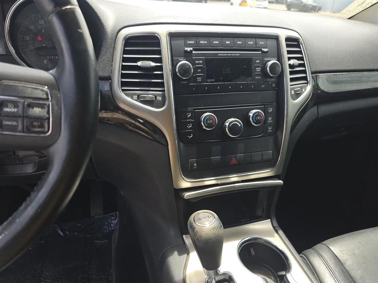 Jeep Grand Cherokee RWD 4dr Laredo 2012
